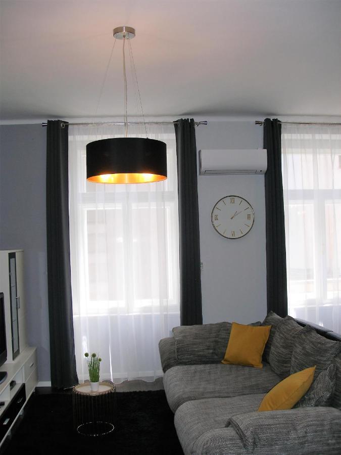 Apartman Neverin Apartment Rijeka Bagian luar foto